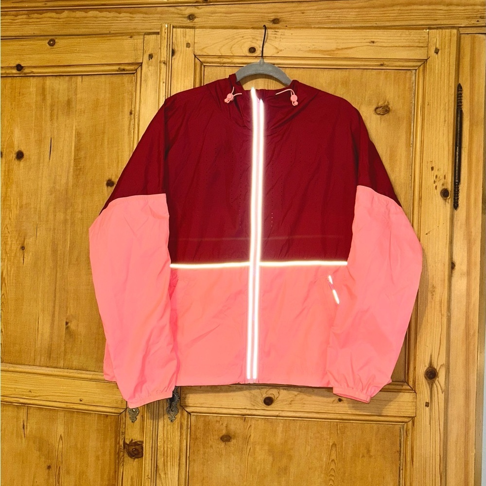 Fourlaps Women’s Pink and Wine Windbreaker Jacket Sz M   $178